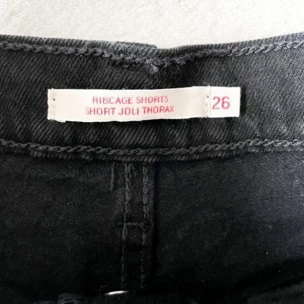 Levi’s Ribcage Short - Picture 2 of 10